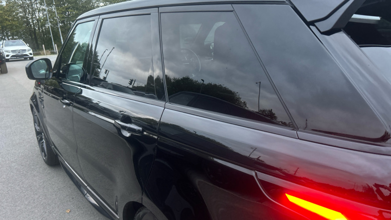 Land Rover Range Rover Sport 2.0 P400e HSE Dynamic Black 5dr Auto Estate